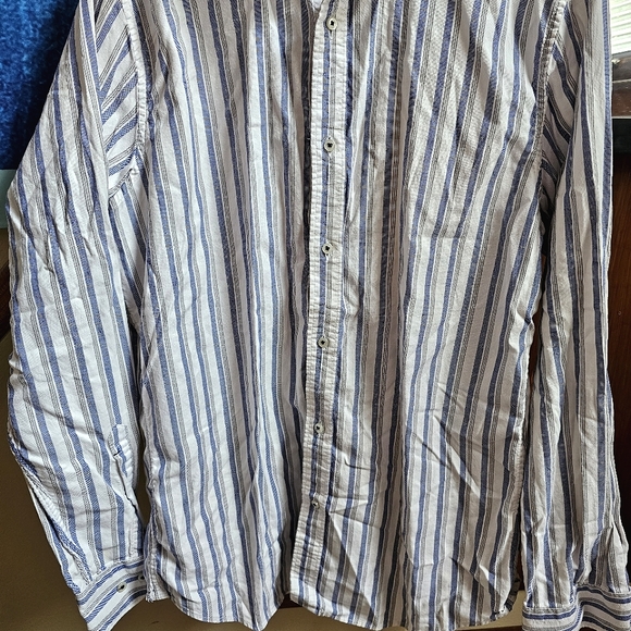 Banana Republic Men's Blue and Gray Striped Button Down - Size L - Picture 5 of 6